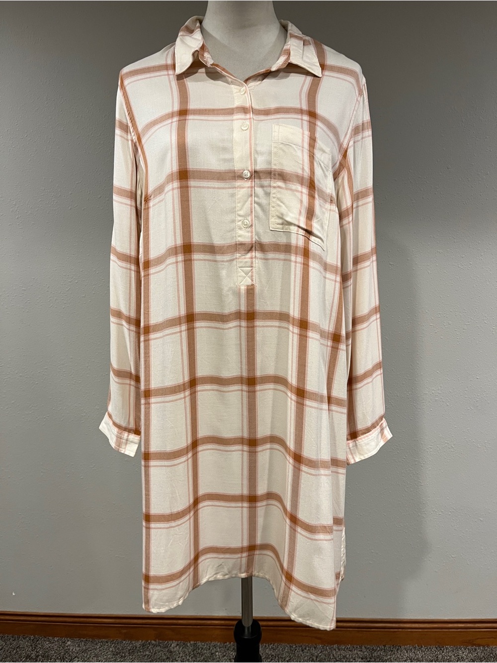 Old Navy Cream & Rust Plaid long sleeves shirt dress size large‎